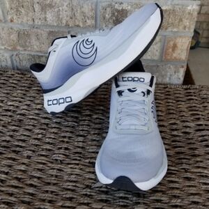 Topo Aura Athletic Stability Running Shoes (Mens 9.5)GRAY NAVY Comfort Sneakers